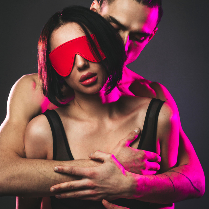 Маска Party Hard Shy Red 1141-01lola