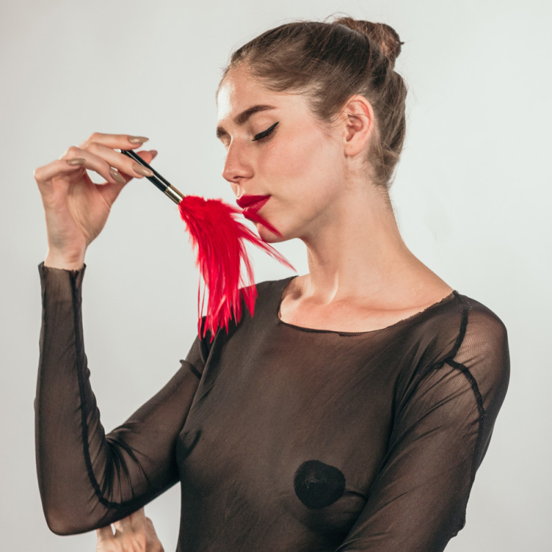 Тиклер Burlesque Plume Red 1082-01lola