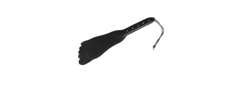 Хлопалка в виде кожаной пластины в форме ступни с жесткой рукоятью 3034-1