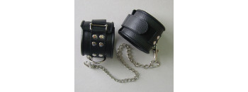 Оковы кожаные черные на липучках, соединенные цепочкой длиной 35см 3073-1