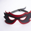 Маска на глаза с разрезами красная с черным 3085-21
