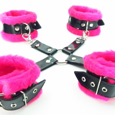 Набор фиксаторов краб с розовым мехом BDSM Light 760004ars