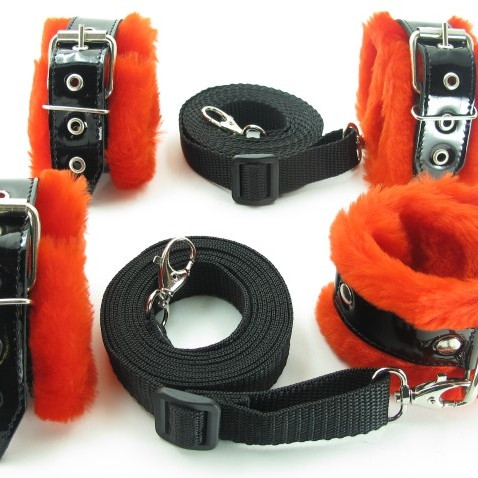 Набор на кровать с красным мехом BDSM Light 760008ars