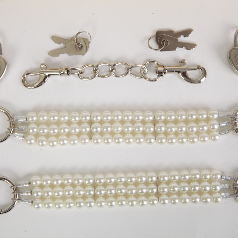 Наручники жемчужные белые 47501-2-MM