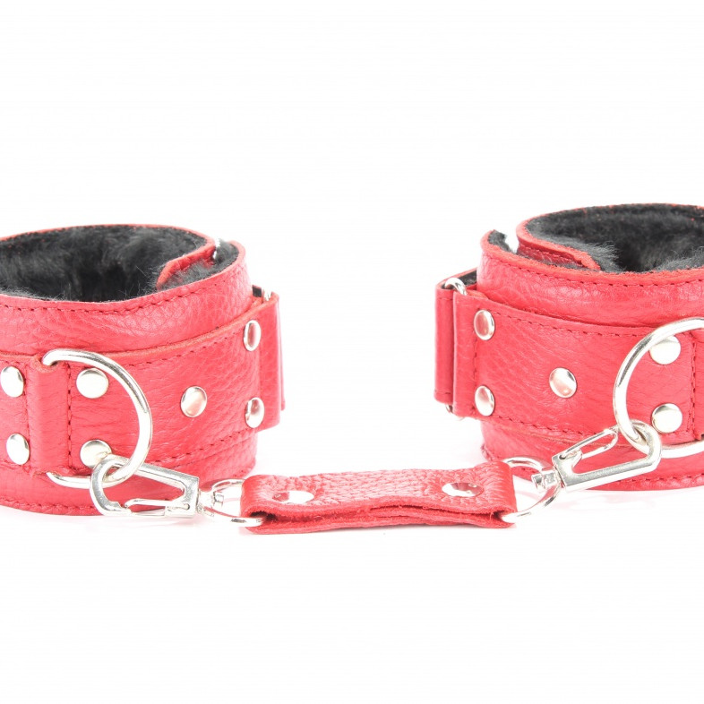 Наручники  с мехом красные 51008ars