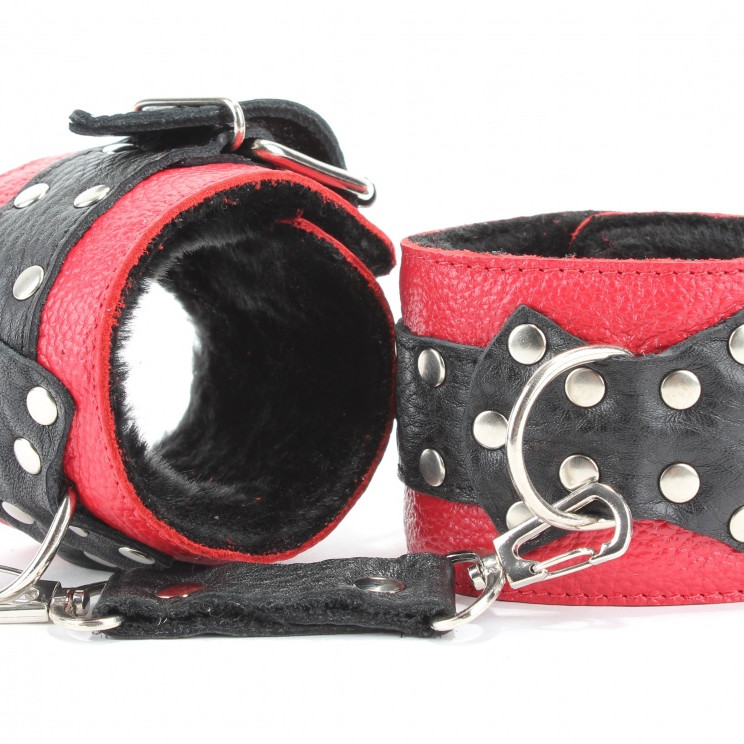 Наручи c натуральным мехом на пряжке 51011ars