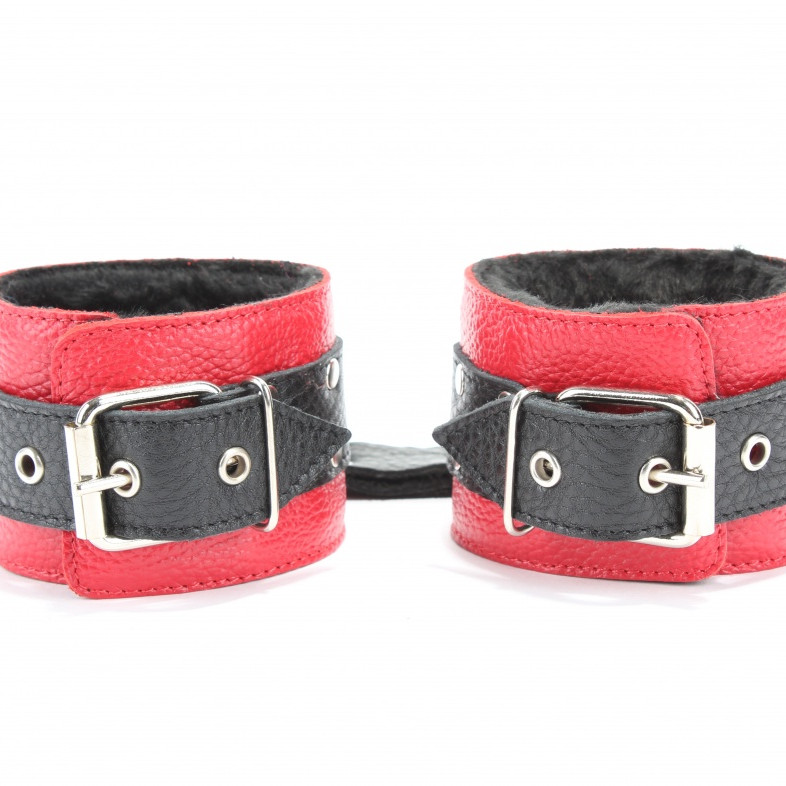 Наручи c натуральным мехом на пряжке 51011ars