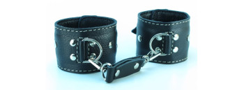 Кожаные наручники черные 51022ars