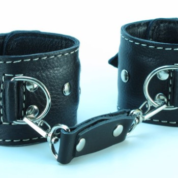 Кожаные наручники черные 51022ars