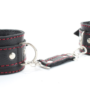 Наручники из натуральной кожи с красной строчкой 51035ars