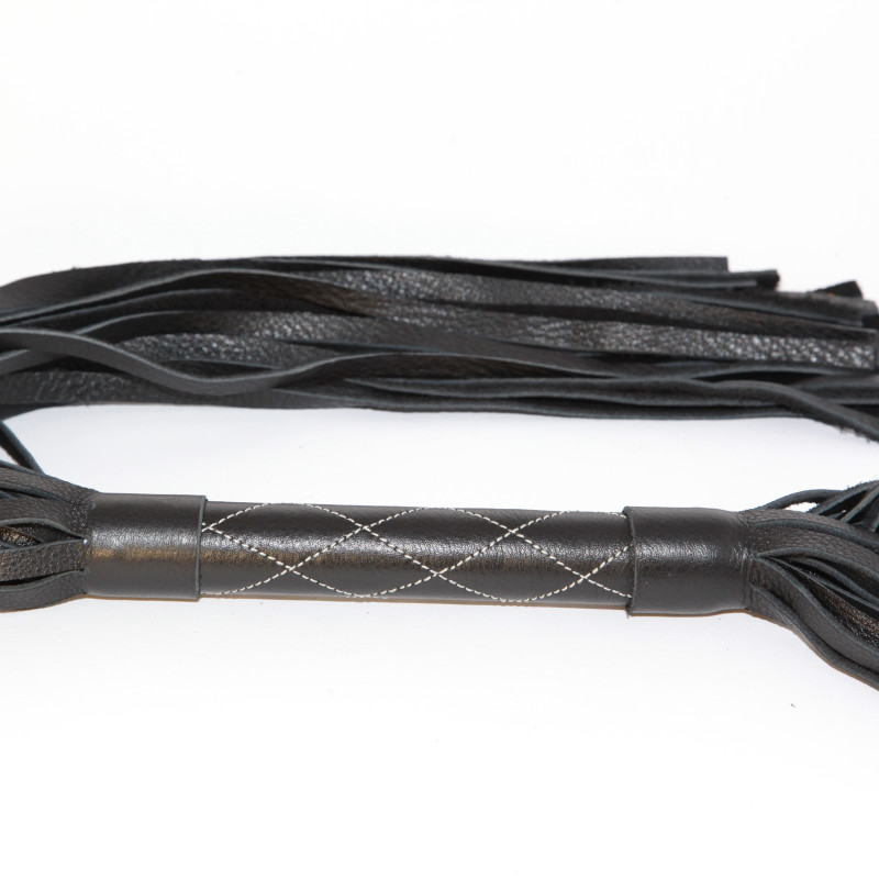 Плетка с белыми ромбами 45 см 54002ars