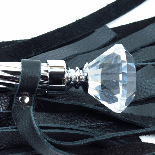 Плеть из кожи с широкими хвостами 54022ars