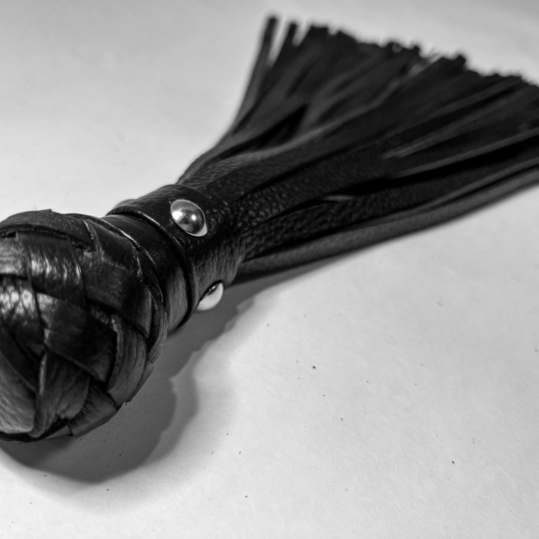 Плеть Генитальная из Натуральной Кожи Чёрная 54077ars