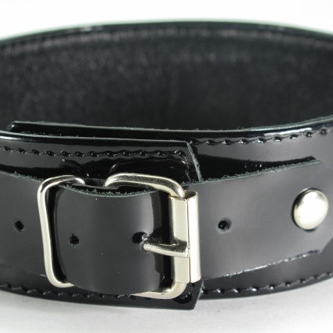 Ошейник из кожи лак на пряжке, с мягким подкладом 55034ars