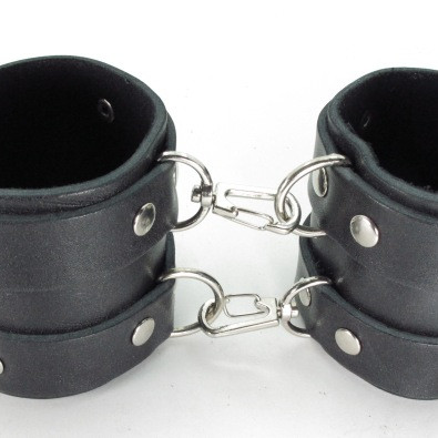 Оковы из кожи черные с двумя пряжками 56007ars