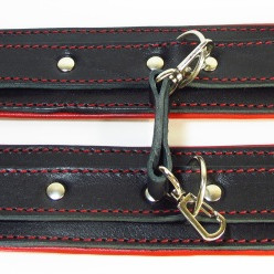 Оковы на ноги с красным подкладом 56008ars