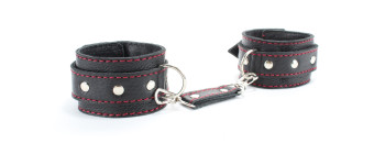 Оковы на ноги с красной строчкой 56012ars