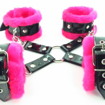 Набор фиксаторов краб с розовым мехом BDSM Light 760004ars