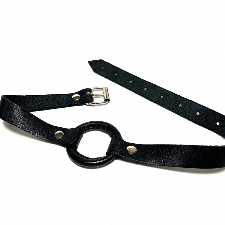 Кляп с черным кольцом кожаный 60010ars