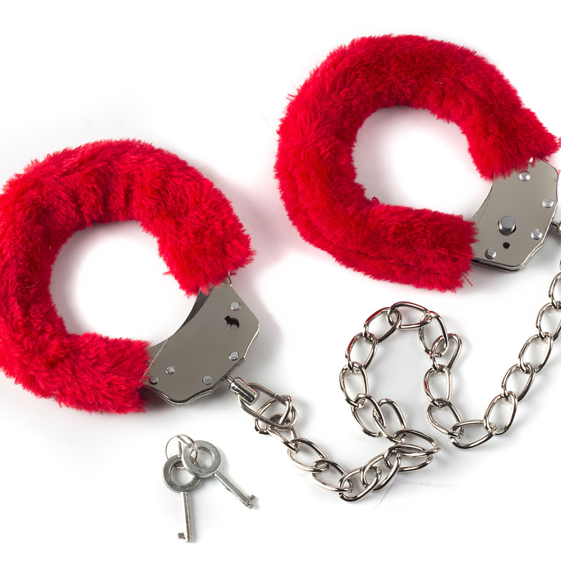 Меховые оковы на ноги BONDAGE красные 1020-02lola