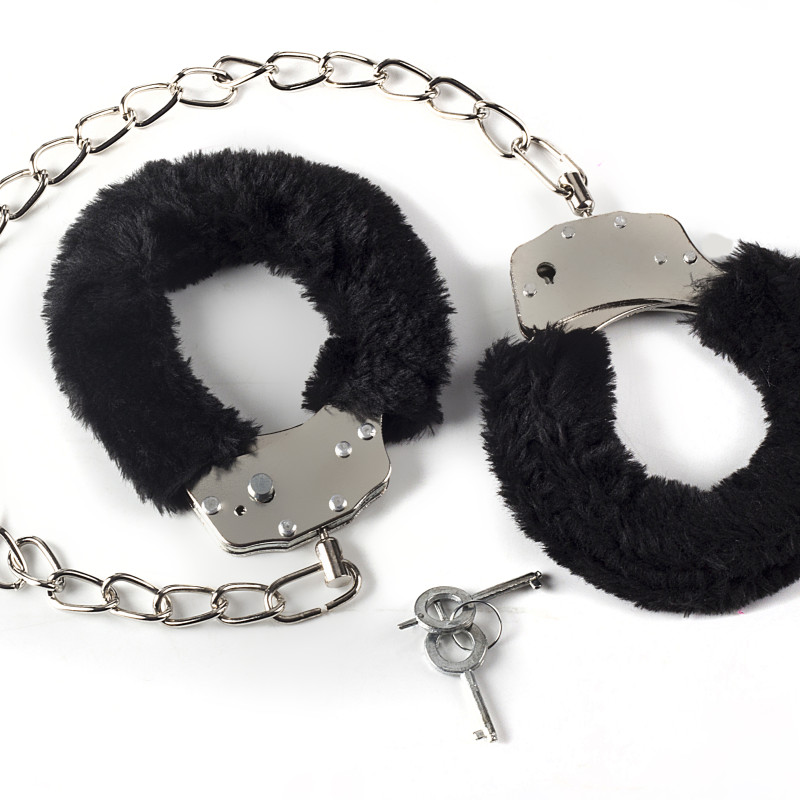 Меховые оковы на ноги BONDAGE черные 1020-01lola