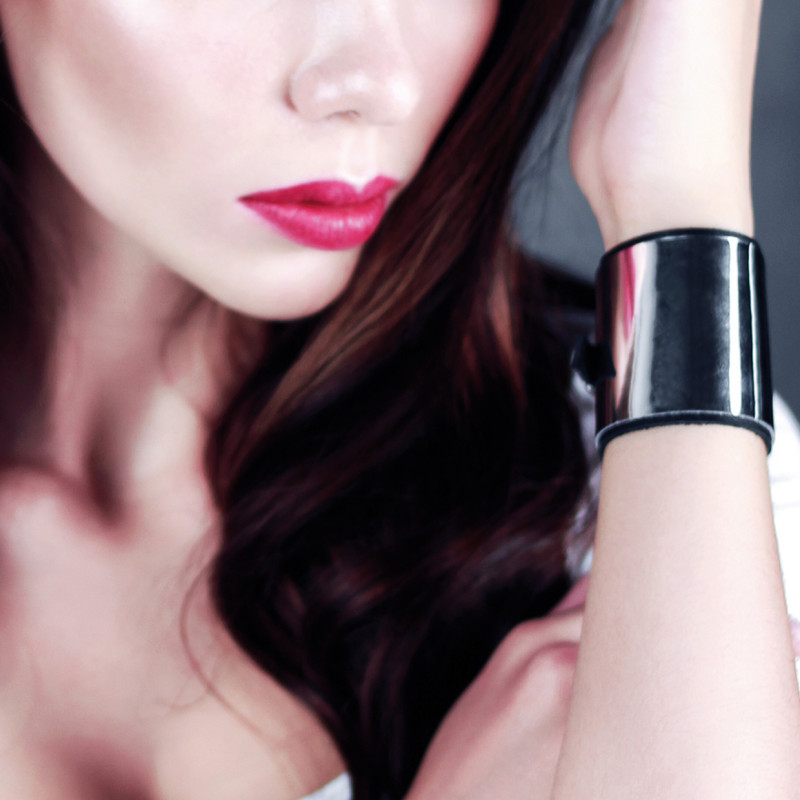 Наручники черные с зеркальным элементом Rosie Black 7733rebelts