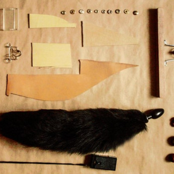 Анальная пробка черного цвета диам.32мм с черным лисьим хвостом BF32black/black